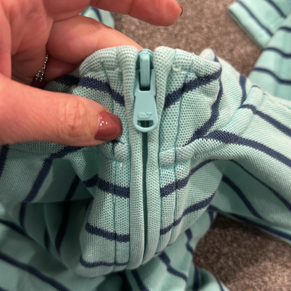Vineyard vines 1/2 zip long sleeve shirt - Picture 4 of 5
